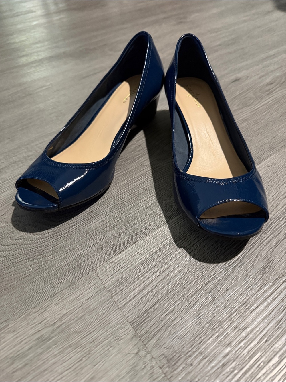 Cole Haan Nike Air  Navy Patent Peep-Toe Mid Heel Pumps Sz 9.5 NWOT